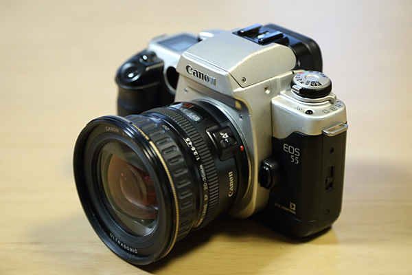 フルサイズ Canon - 広角ズーム Canon EF 20-35mm F3.5-4.5 USMの通販 by キウイ's shop｜キヤノン